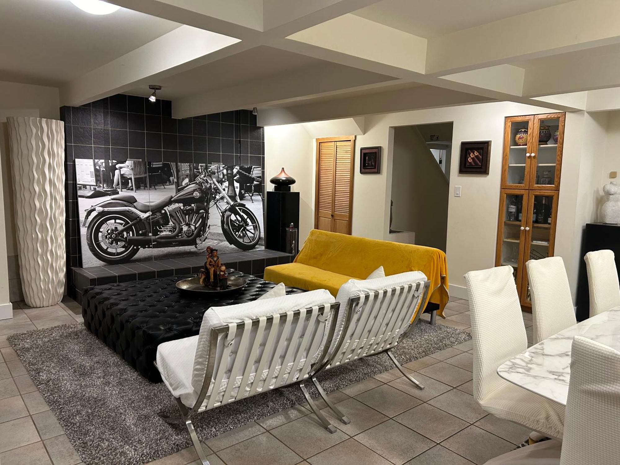 Grouse Cheerful Large Private Bedroom, Bath, Shared Deck, Pool, Hot Tub North Vancouver Exterior foto