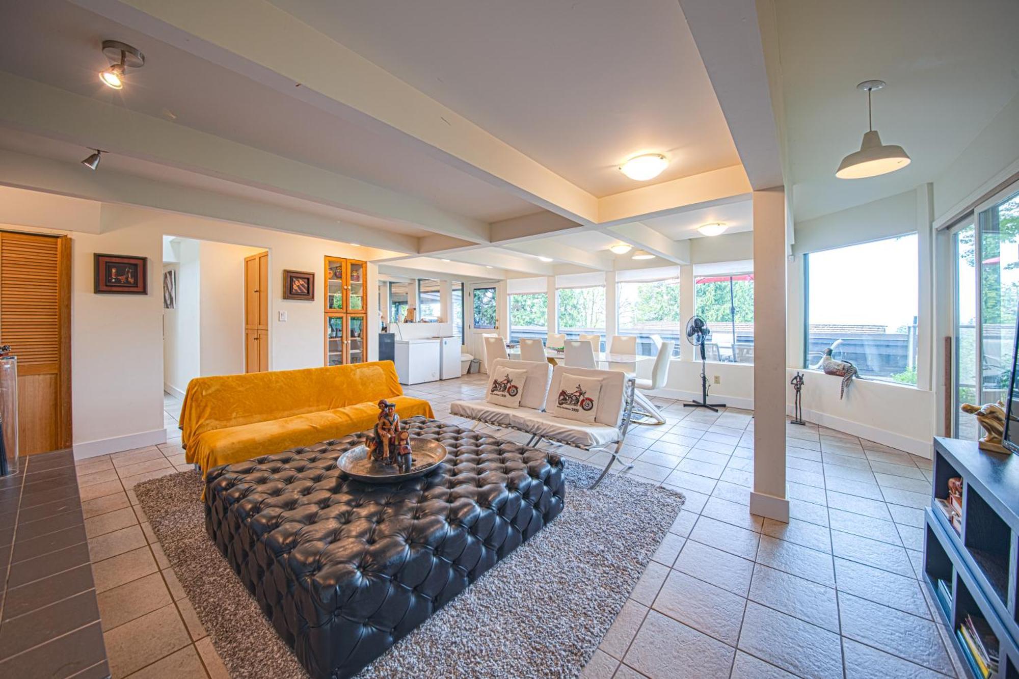 Grouse Cheerful Large Private Bedroom, Bath, Shared Deck, Pool, Hot Tub North Vancouver Exterior foto